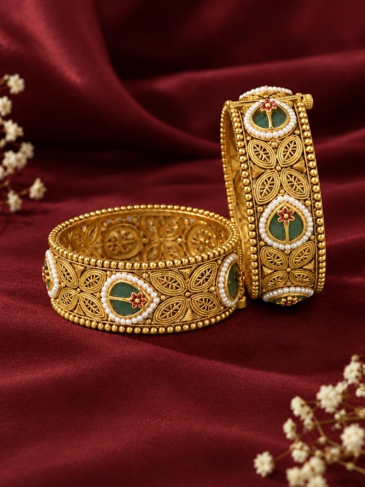 Taalapatra Bangle Set