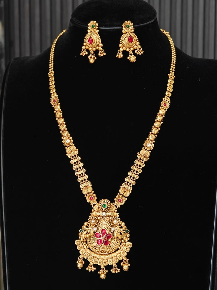 Mahnoor Necklace Set