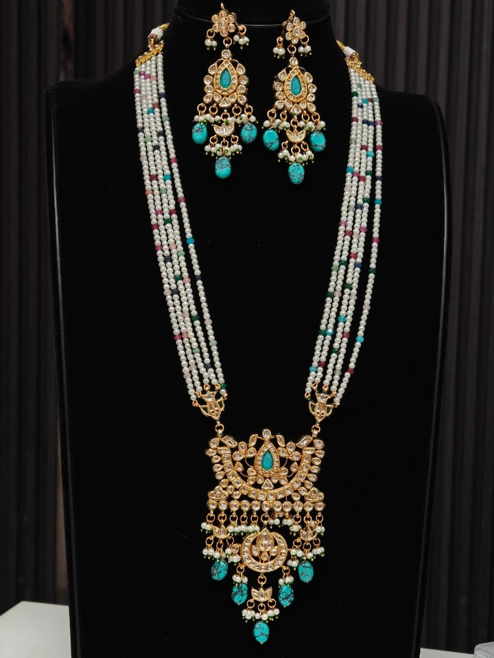 Parizaad Necklace Set