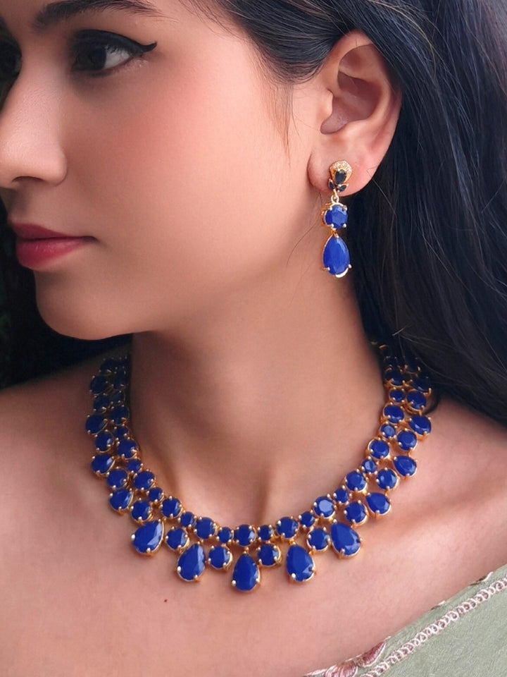 Purvi Necklace Set