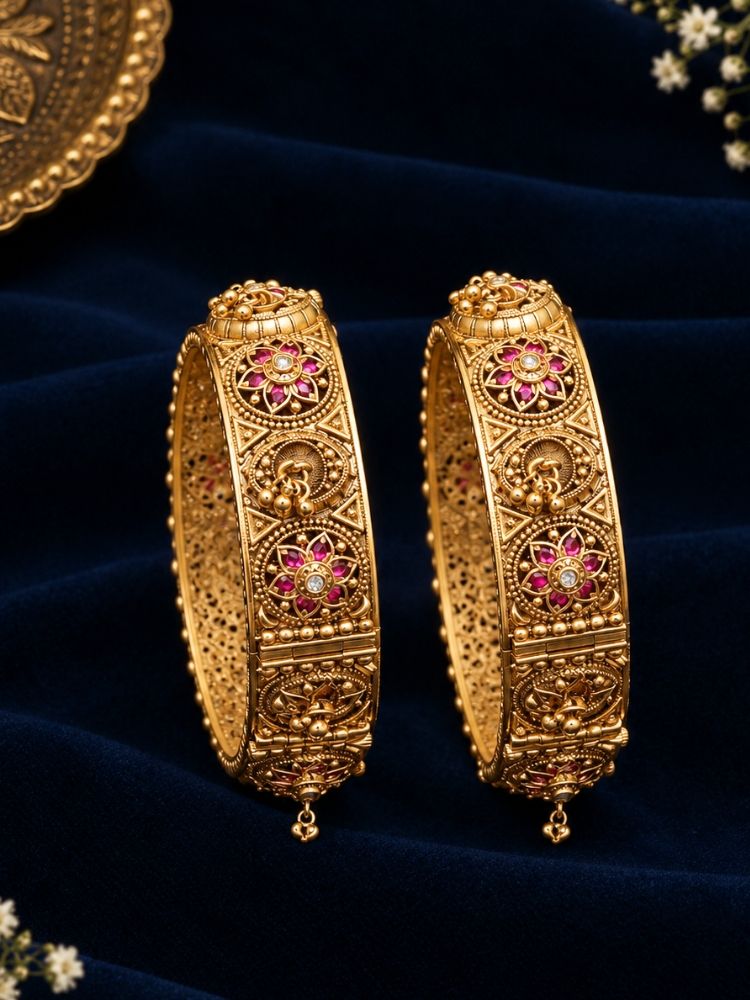 Rehmat Bangle Set