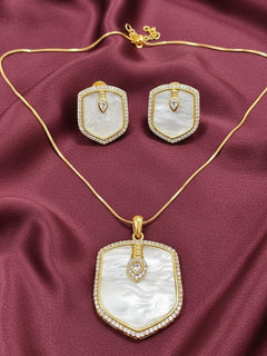 Close-up of a woman wearing an ornate Indo-Western (Gold Polish) White Diamond Pendant Set with American Diamond, Monalisa Stone and Kundan. Festive Diwali outfit styled with an American diamond artificial Pendant. Reception-ready look featuring a statement American diamond Pendant set.