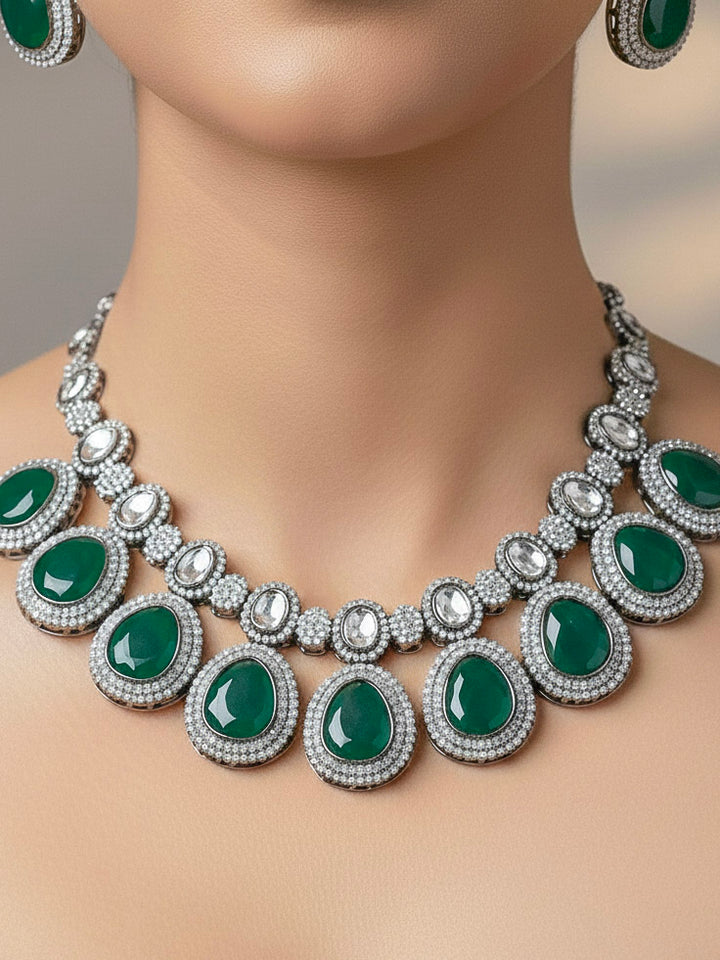 Dark Green Elizabeth Necklace Set