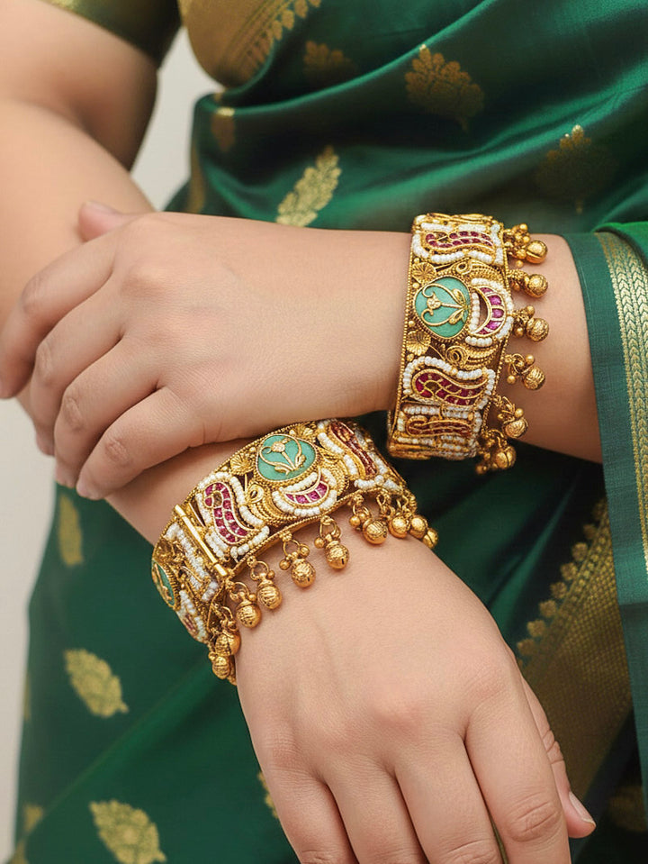 Chitralekha Bangle Set