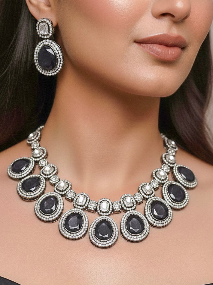 Grey Elizabeth Necklace Set