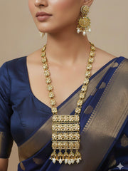 Ikshita Kundan Necklace Set