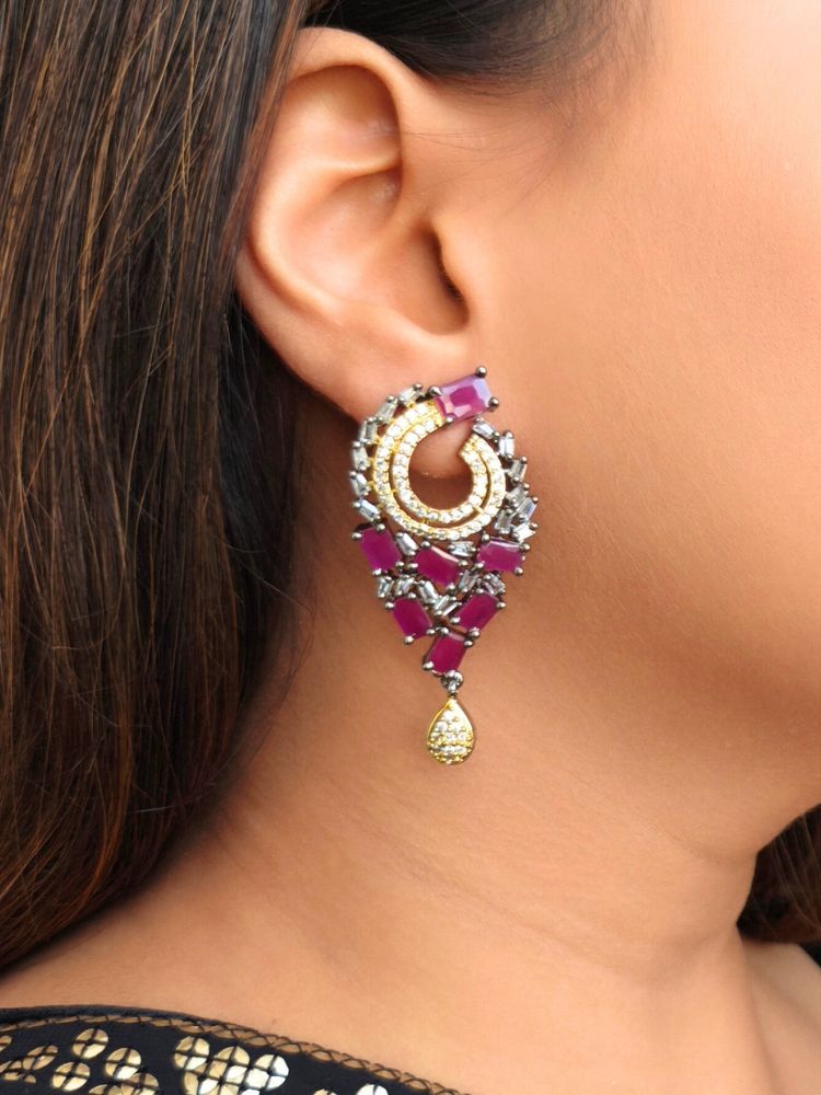 Inaya CS Earrings