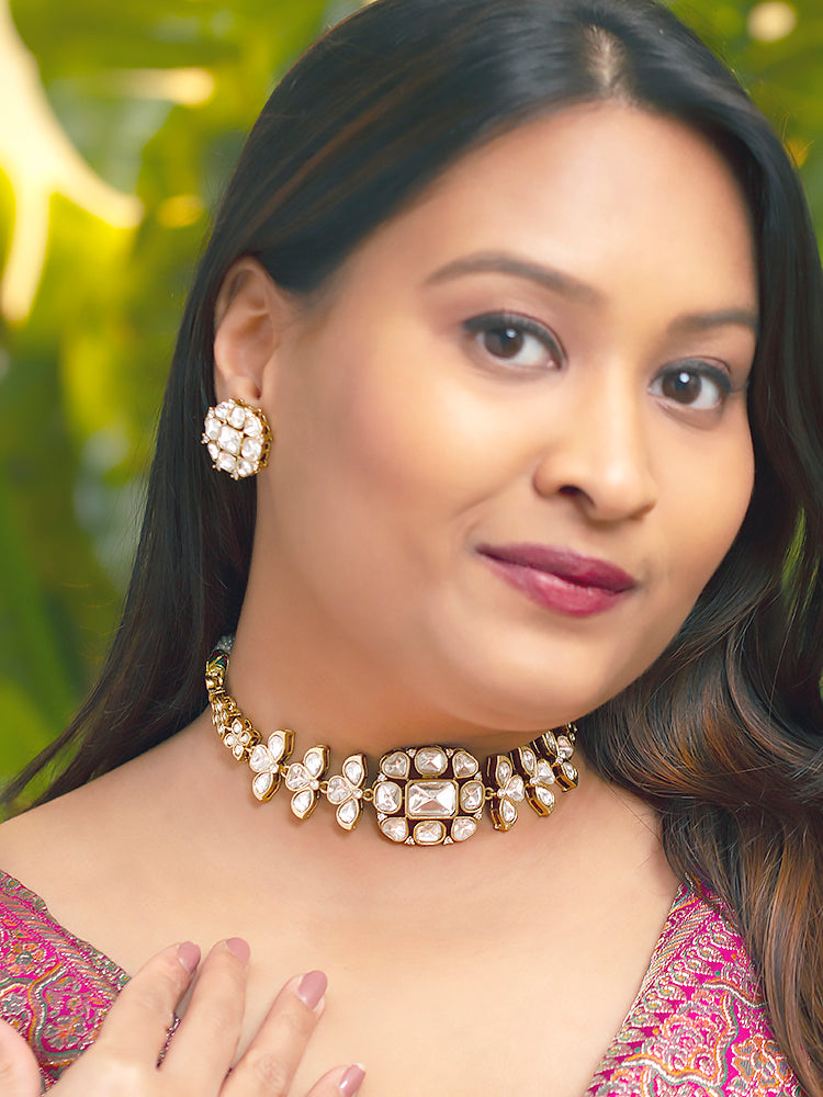 Mrinali Necklace Set