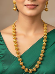 Parinita Gold Necklace Set