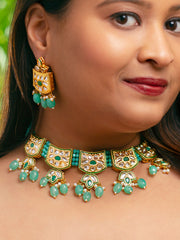 Ruhina Kundan Mint Green Necklace Set