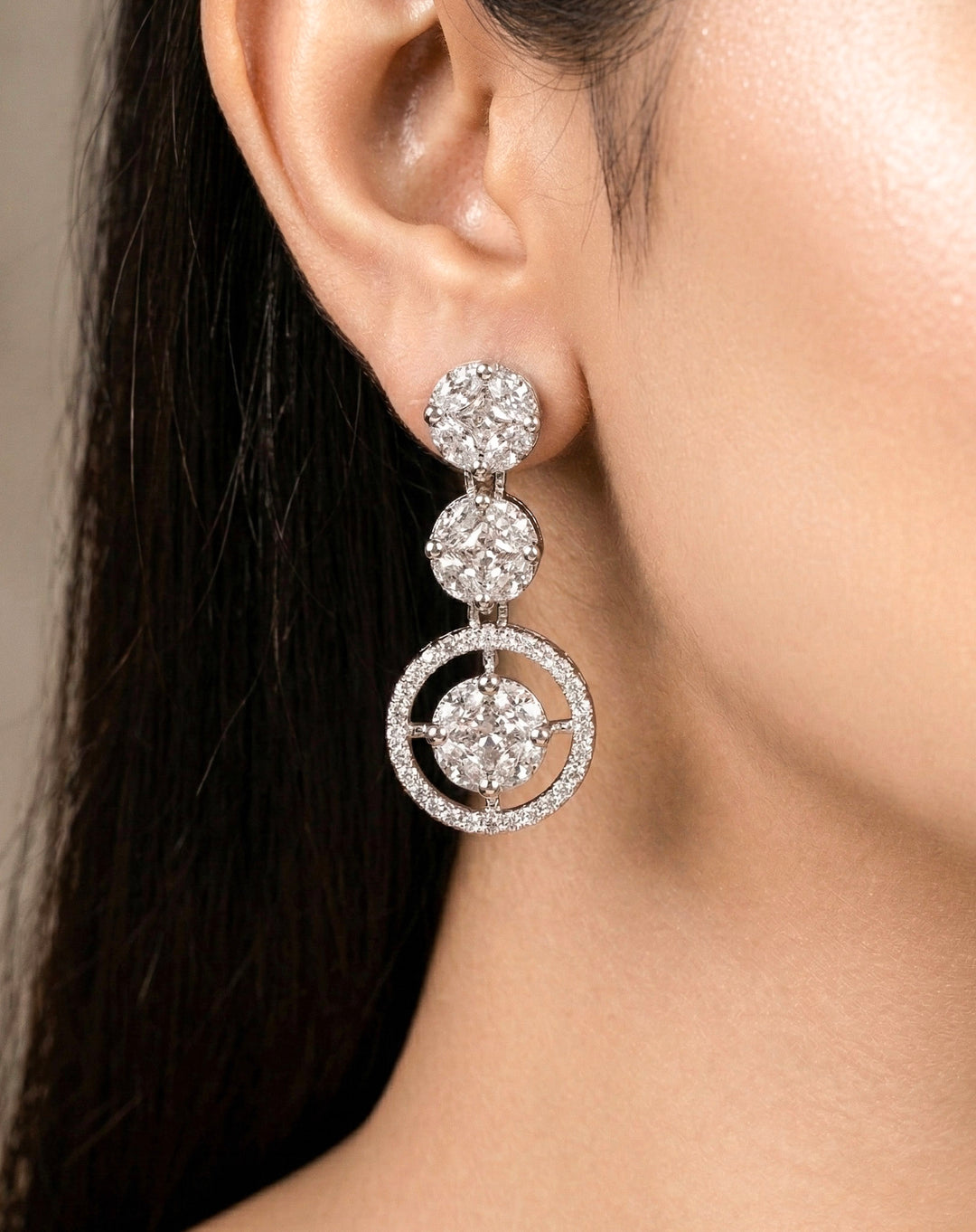 Close-up of a woman wearing an ornate Indo-western Diamond Silver Collar jewellery set and earrings with American Diamond. Close-up of a cocktail party look featuring a premium American diamond necklace. Perfect American Diamond necklace set for Parties and festivals.