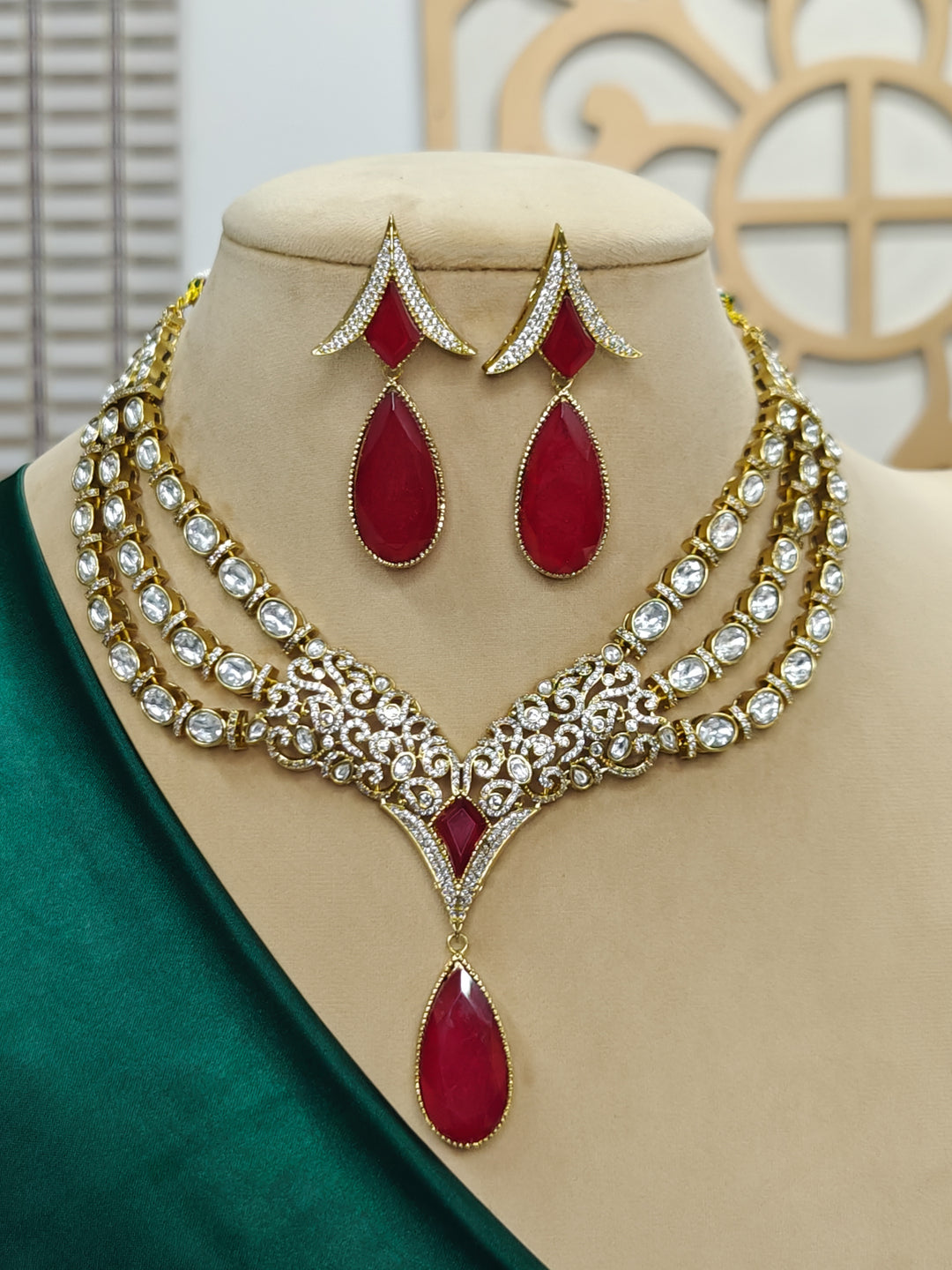Danube Red Necklace Set