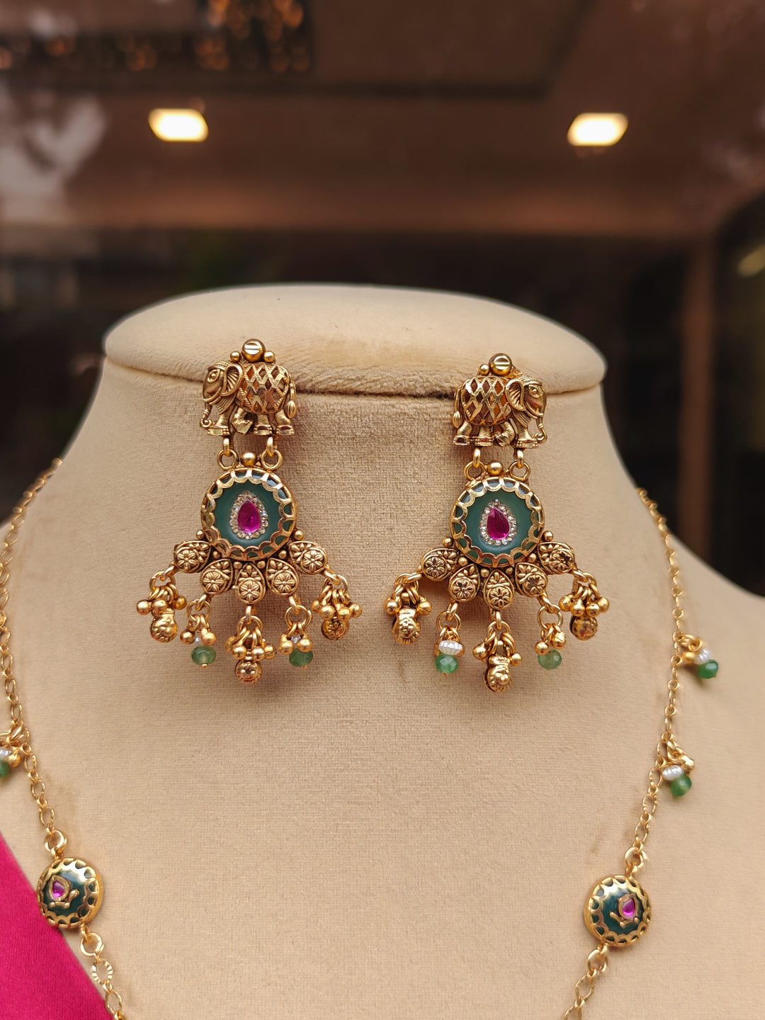 Saima Necklace Set
