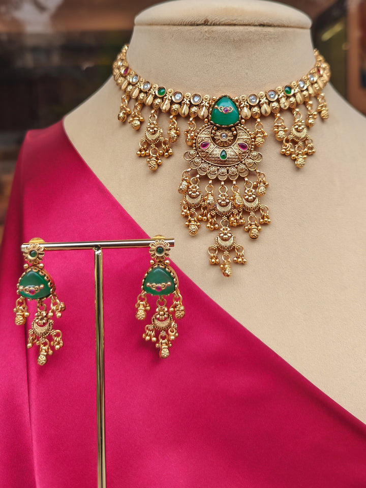 Alamzabe Necklace Set