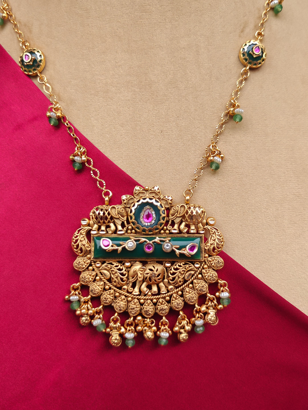 Saima Necklace Set