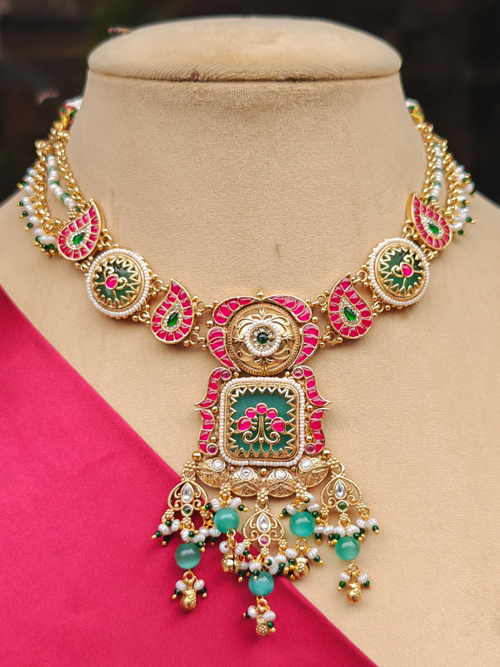 Vidyutparna Necklace Set