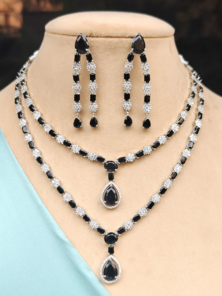 Evania Necklace Set