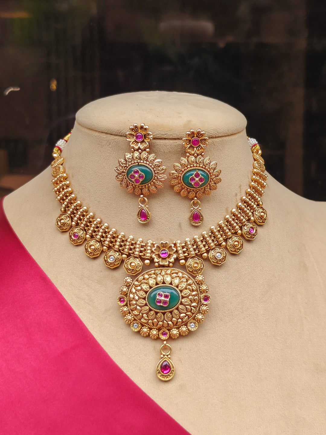 Ghritachi Necklace Set